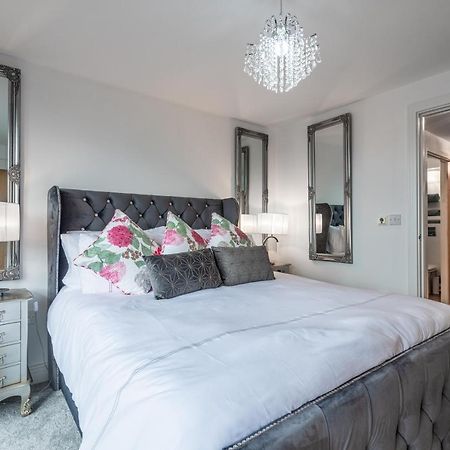 Luxurious River View Apartment With Terrace Worcester Eksteriør billede