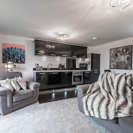 Luxurious River View Apartment With Terrace Worcester Eksteriør billede