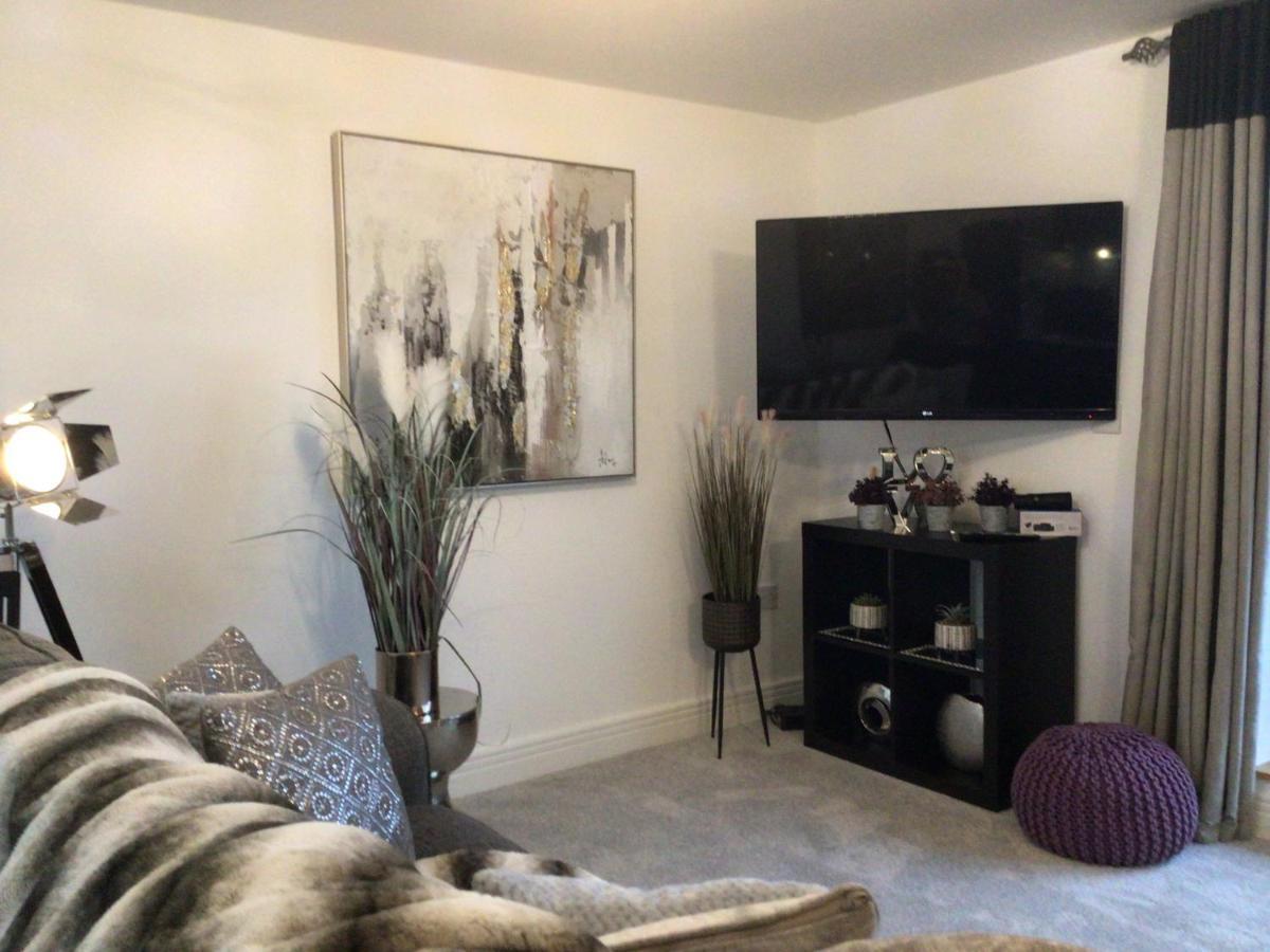 Luxurious River View Apartment With Terrace Worcester Eksteriør billede