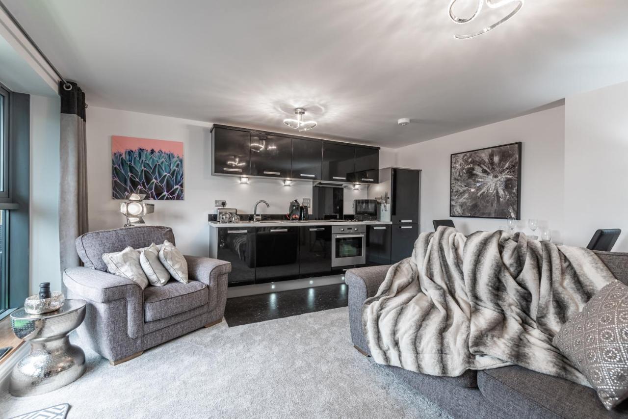 Luxurious River View Apartment With Terrace Worcester Eksteriør billede