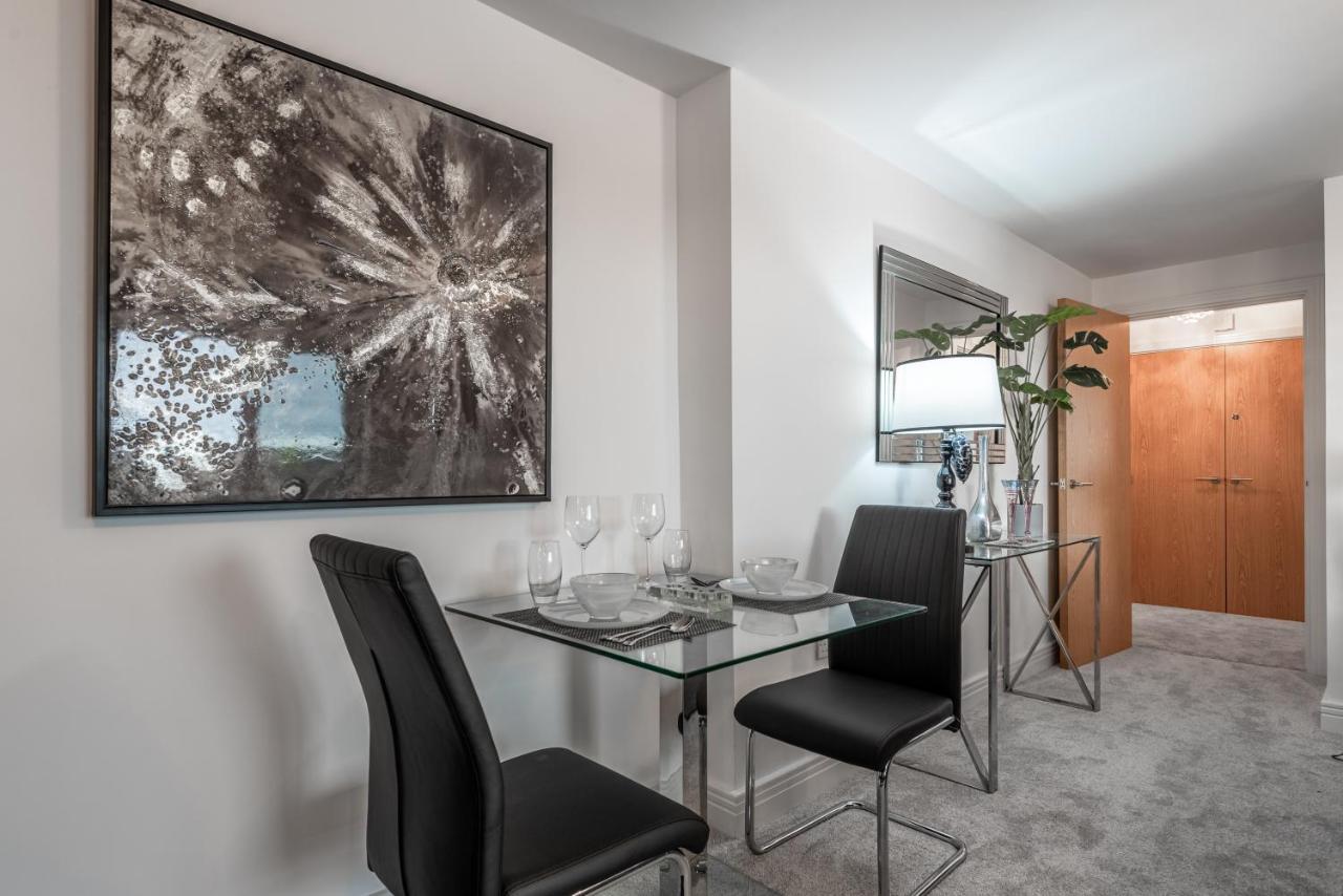 Luxurious River View Apartment With Terrace Worcester Eksteriør billede